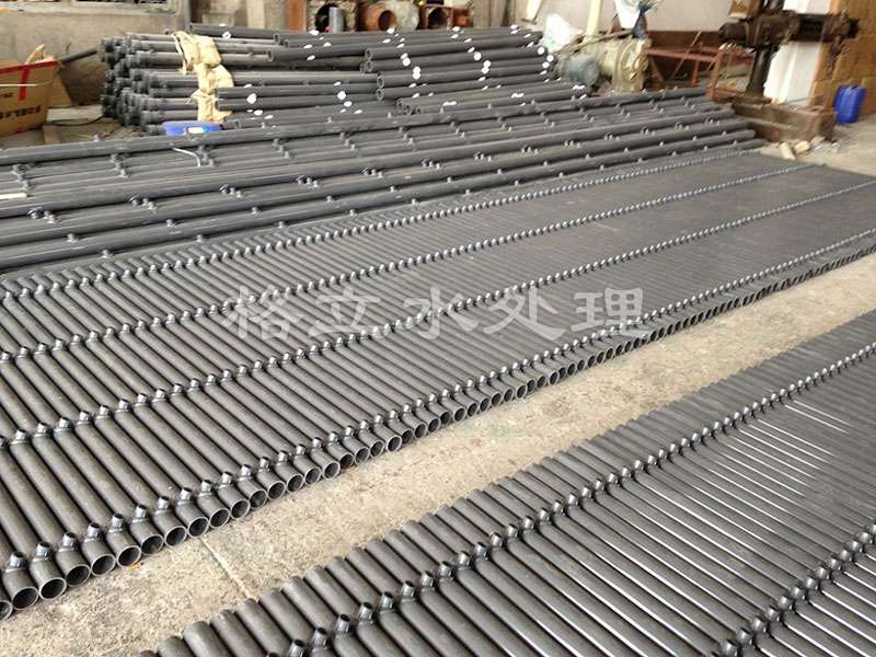 盤(pán)式曝氣器